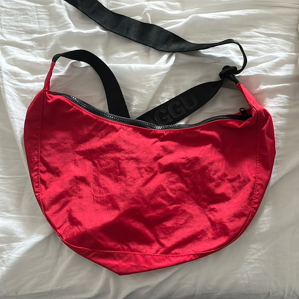BAGGU Red Crescent Shoulder Bag with Black Strap